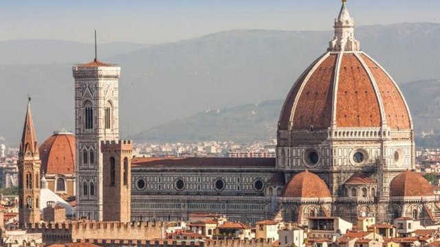 Fumata bianca: le campane del Duomo di Firenze salutano l'arrivo del nuovo Papa