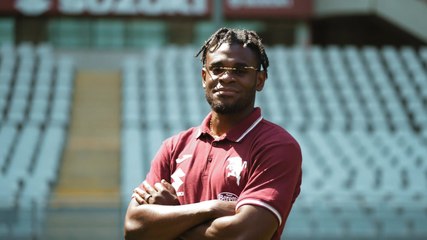 "Tornerete a vedere i miei muscoli": guarda l'intervista a Duván Zapata