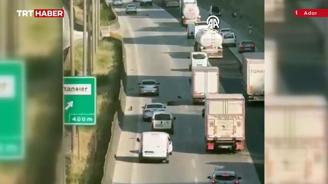 Patlayan araç lastiği zincirleme kazaya neden oldu