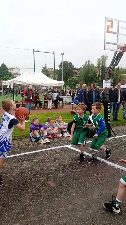 Fête du mini-basket à Roanne le 8 mai 2025, U9 garçons