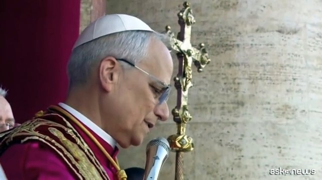 Le prime parole di papa Leone XIV: la pace sia con voi