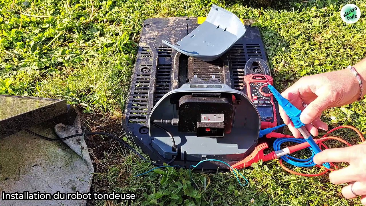 Robot Tondeuse PAS CHER pour PETITS JARDINS : Test & Installation du YardCare E400