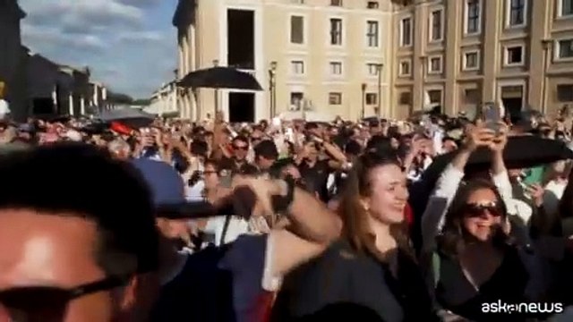 Gioia, emozione e cori dei fedeli per il nuovo Papa