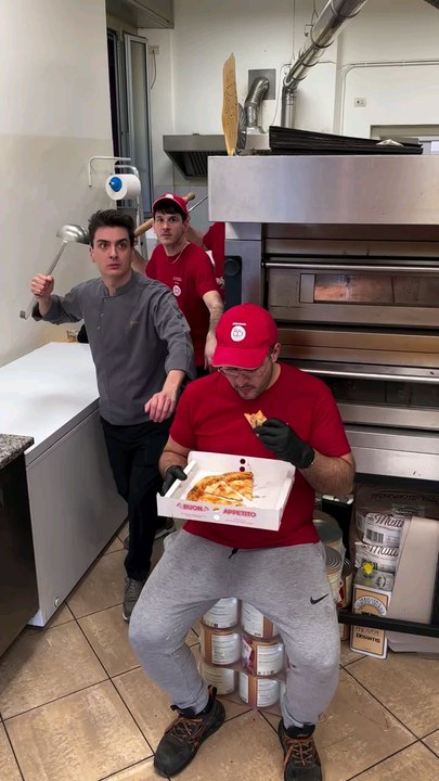 pizzanın böyle arakladilar