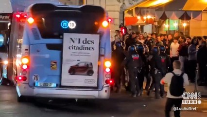 Paris'te maç sonrası sokaklar karıştı