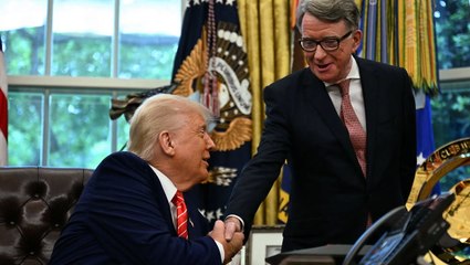 Donald Trump announces a 'major trade deal' with the UK