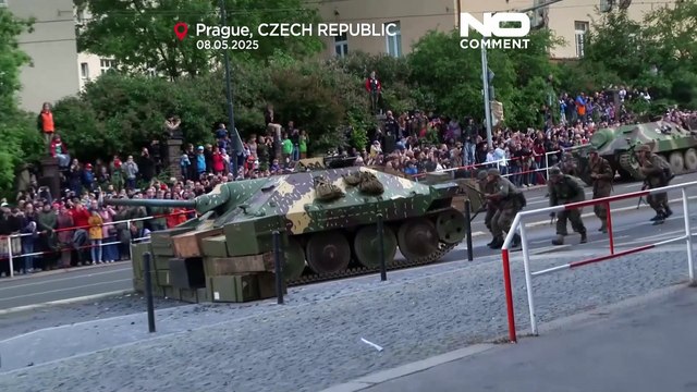 Прага отметила День Победы реконструкцией восстания 1945 года против нацистов