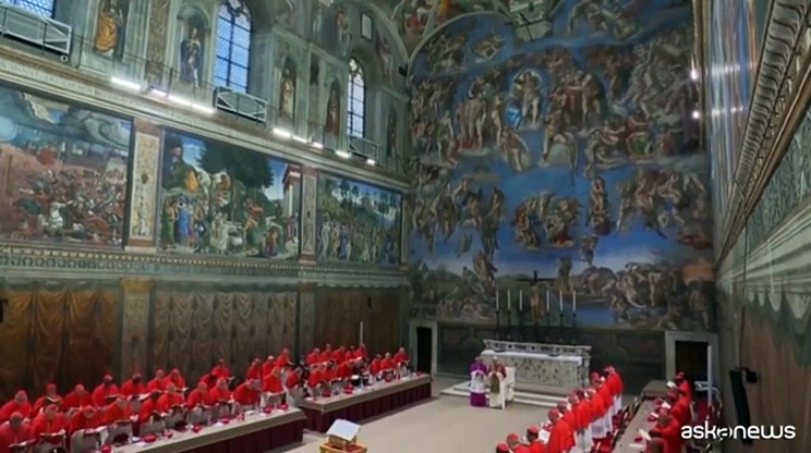 Video Papa Leone XIV esce dalla Cappella Sistina dopo la sua elezione