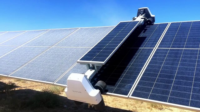 Robot limpiador de paneles solares