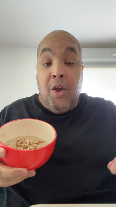 Mon petit déjeuner de ce matin : porridge avec amandes et des œufs brouillés  🥣🍳#diabete #diabetique #oeufs #porridge #petitdejeuner #obesite