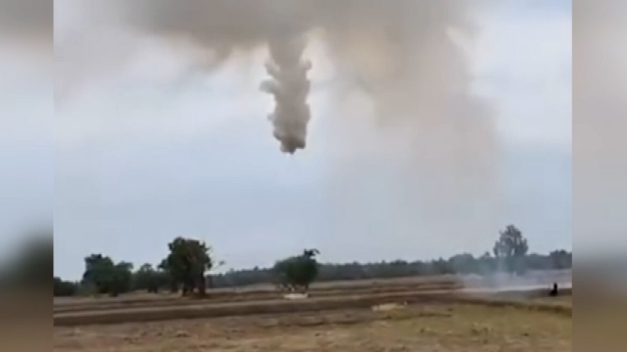 Hindistan, Keşmir’de Pakistan topraklarına ateş...