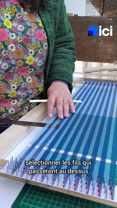 La fabrication d'un abat-jour en coton et érable par Menehoud Weymuller de l'atelier Mengora à Belfort