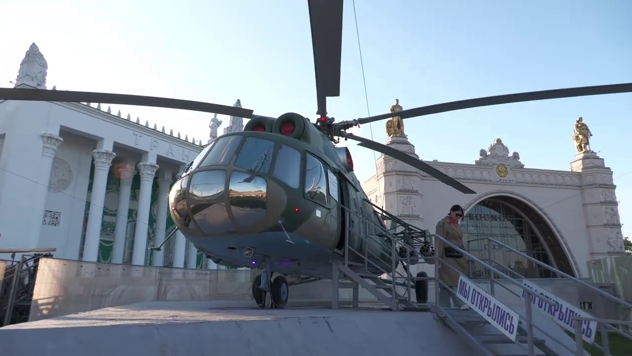 [RU] Moscow: Walking Tour [Russians laze around on weekends / Panasonic HC-X1600]