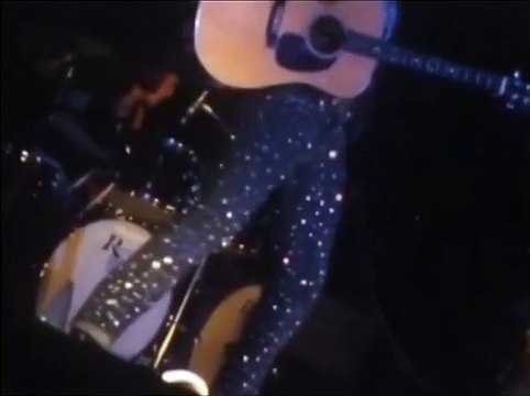 Johnny Hallyday – La Musique Que J’aime en Tournée (Bretagne Actualités – 13 Novembre 1973)