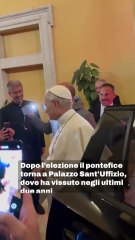 Prevost firma il suo primo autografo da Papa: "Devo imparare la nuova firma"