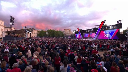 King and Queen honour veterans at VE Day concert