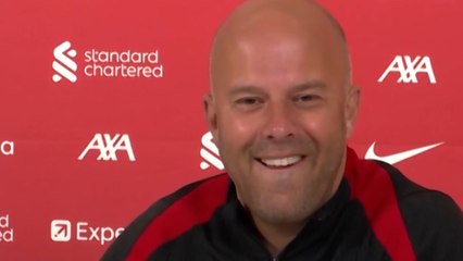 Slot rompe su silencio: "Los dos sabemos dónde va Alexander-Arnold"