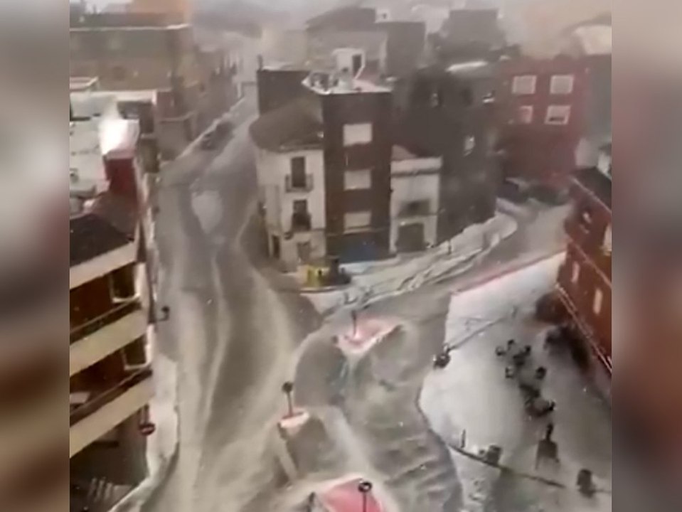 Spanien: Hagel-Chaos sorgt für massive Überschwemmungen