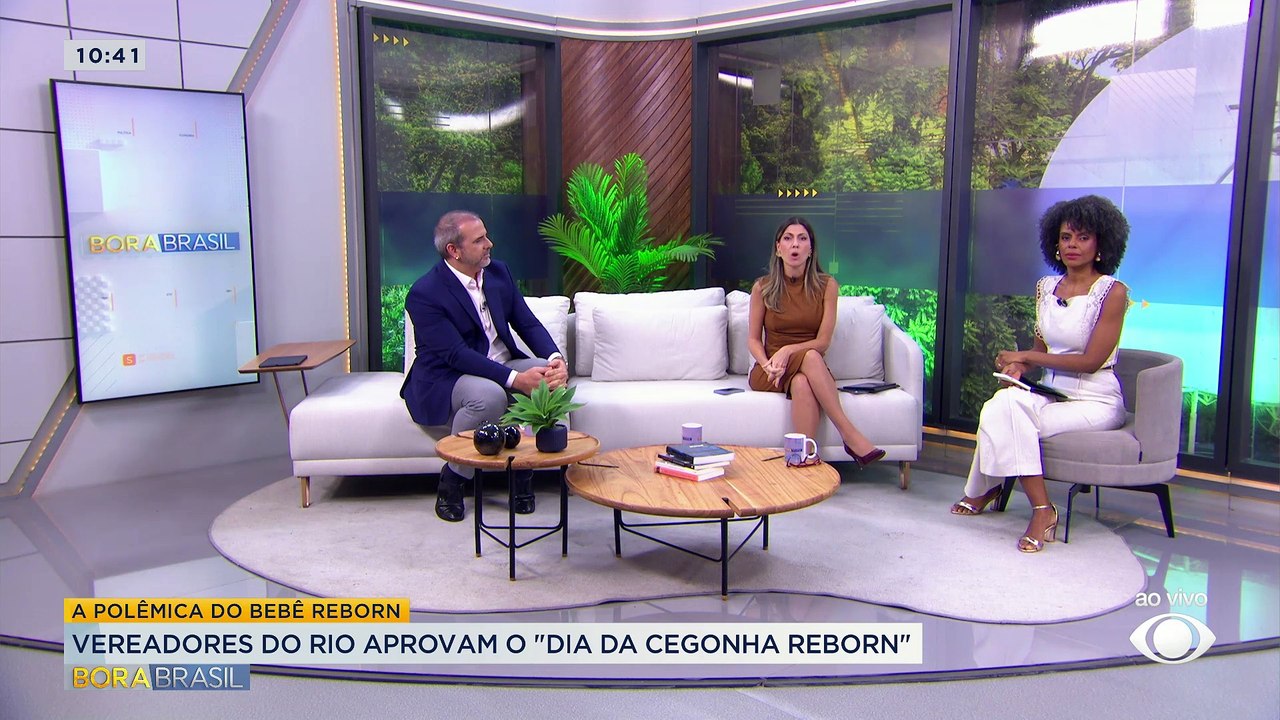 Grave acidente envolvendo trem, caminhão, moto e carros deixa um morto em Pinhais