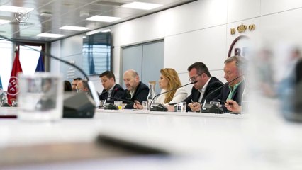 Los ábitros quieren ir bajo el paraguas de la RFEF