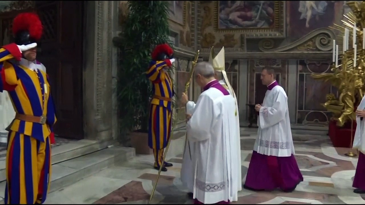 Papst Leo XIV. beklagt in erster Messe 'Streben nach Macht und Vergnügen'