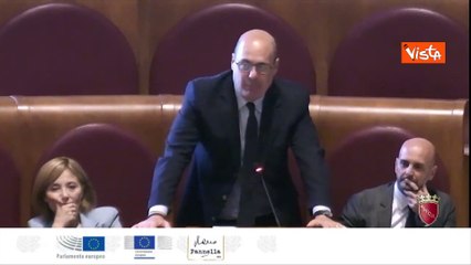 Zingaretti agli Stati Generali delle Democrazie cita Calamandrei: "La libertà è come l'aria"