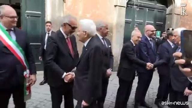 Mattarella in via Caetani depone corona di fiori per Aldo Moro
