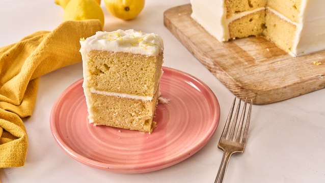 How to Make Lemon Cake with Cream Cheese Frosting