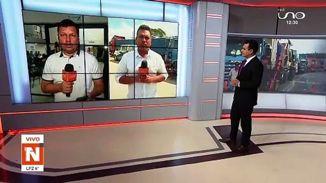 SCZ: PRODUCTORES VENDEN FRUTAS EN PUNTO DE BLOQUEO Y PIDEN CUATRO INTERMEDIO