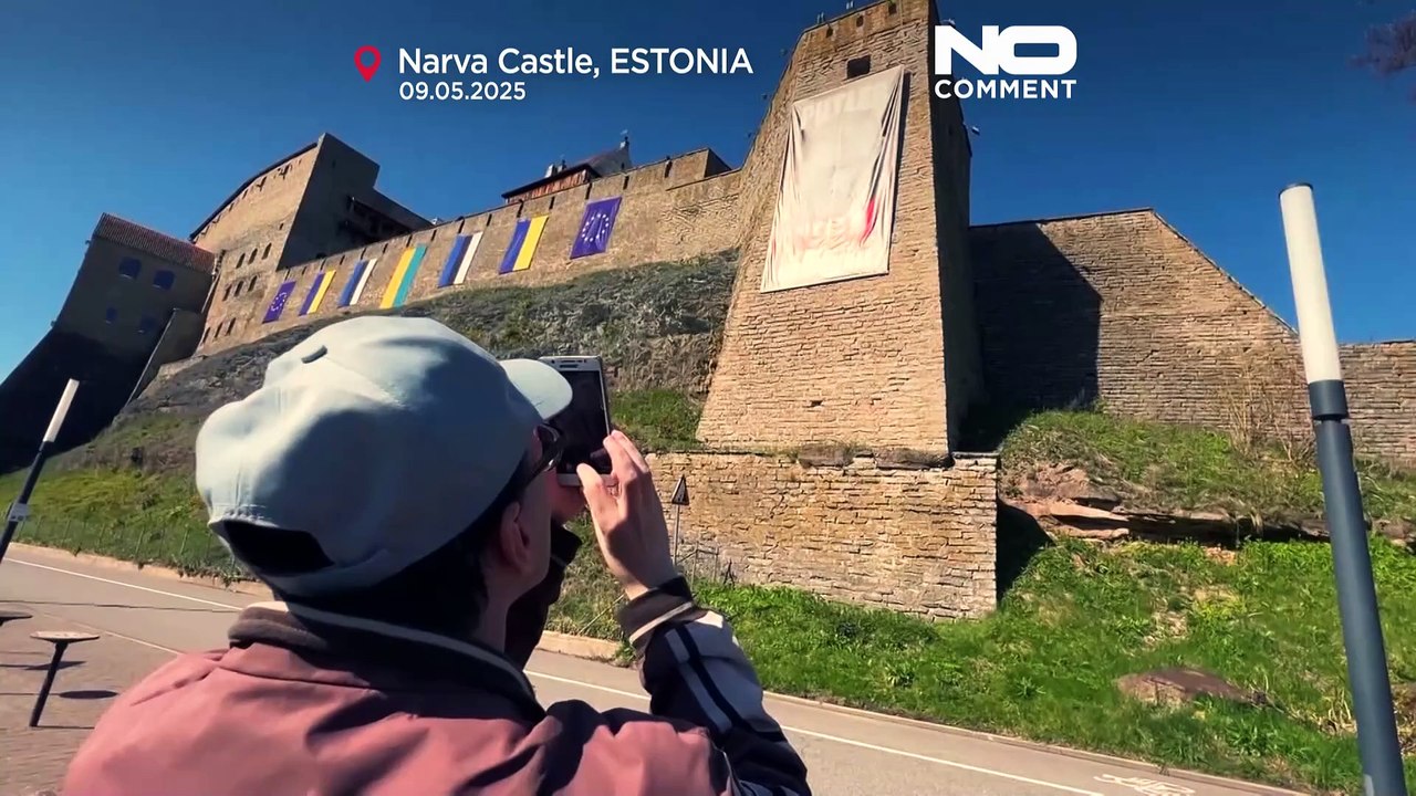 Estlands Museum in Narva zeigt umstrittenes Putin-Hitler-Banner