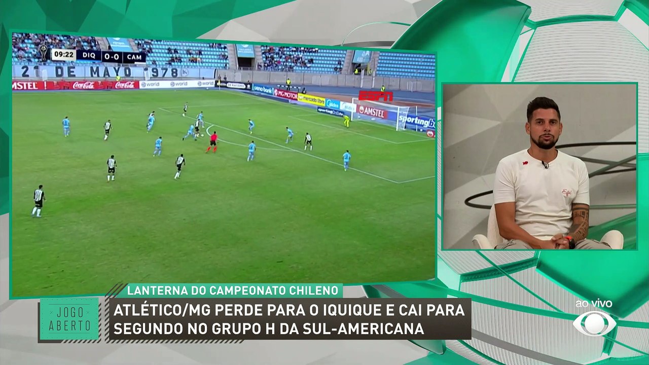 Atlético-MG perde para o Iquique na Sul-Americana e Cicinho aponta displicência de jogadores