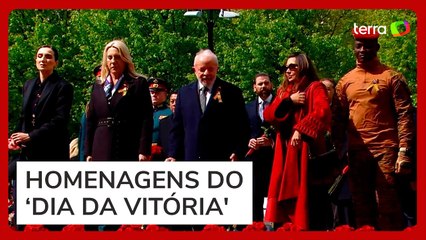 Lula assiste a desfile militar e entrega flores em túmulo do soldado desconhecido na Rússia