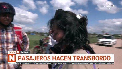 pasajeros hacen trasbordo