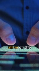 Warren Buffett’s $72B Apple Investment Didn’t Stop Him From Using a Samsung Flip Phone 📱