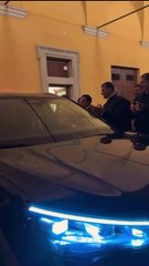 VIDEO: El Papa León XIV firmó la Biblia de una niña tras su bendición urbi et orbi