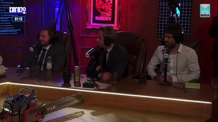 Muro de Berlín, rubias voluptuosas y teatro: Milei desvarió en Carajo