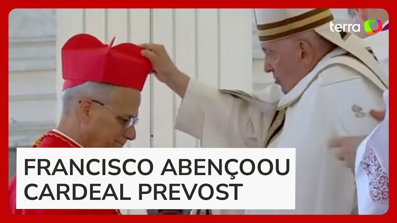 Papa Leão XIV: veja momento em que papa Francisco ordena Robert Prevost como cardeal