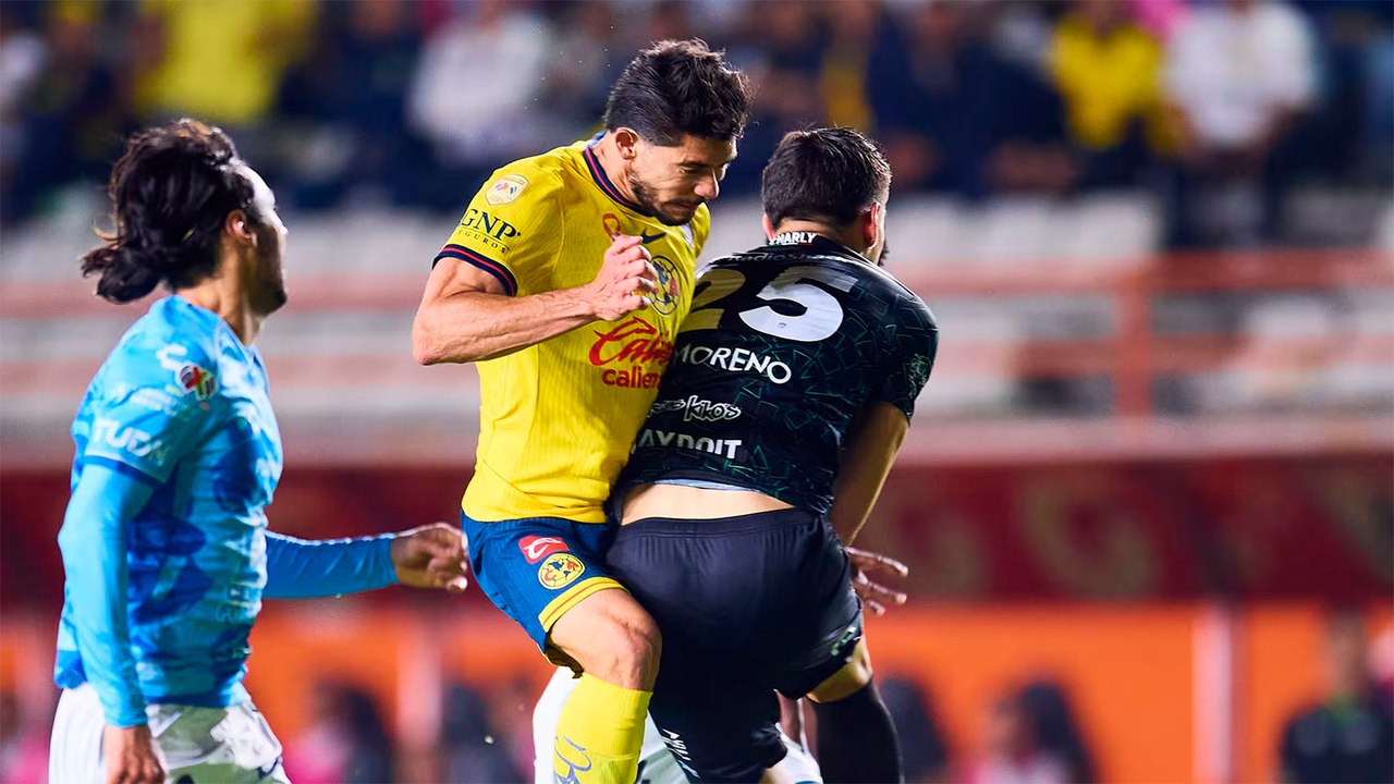 América: Henry Martín responde a Guillermo Almada, al arbitraje y al golpe ante Pachuca sin excusas