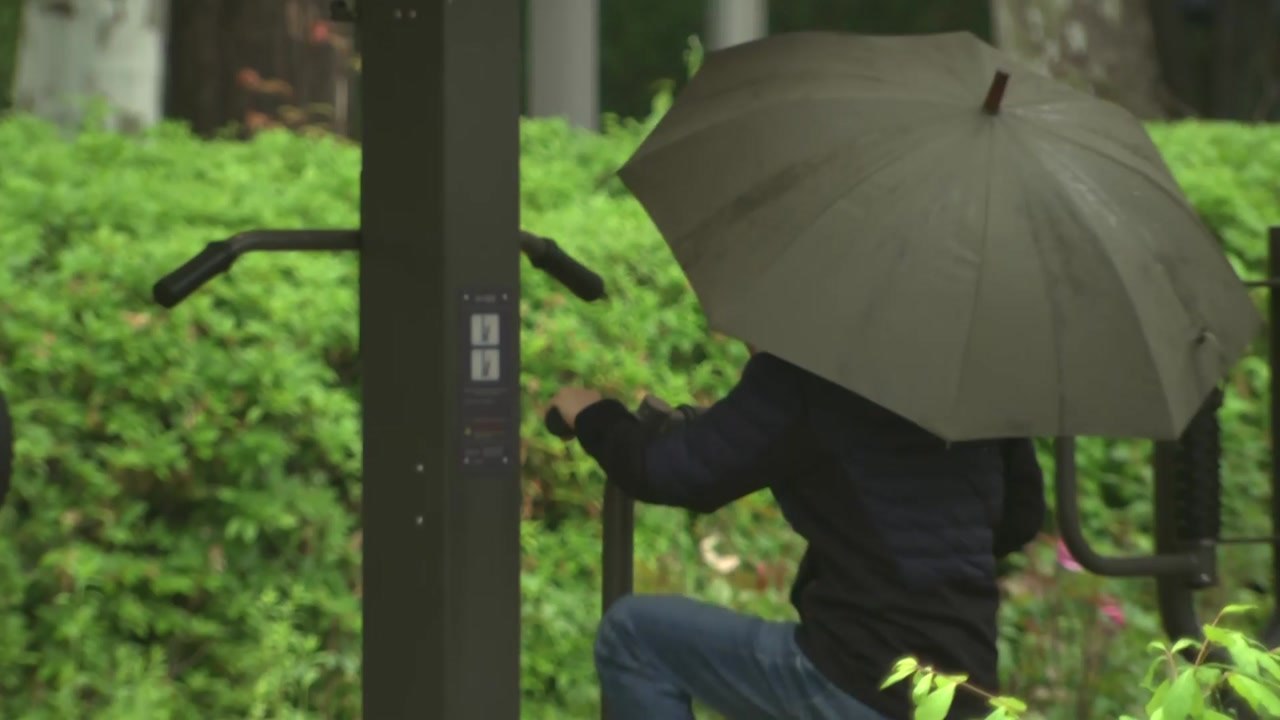 [날씨] 주말, 흐리고 쌀쌀...내일은 다시 맑은 하늘 회복 / YTN