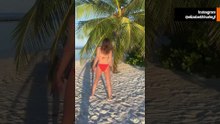 Mit 59 zeigt Elizabeth Hurley ihre traumhafte Bikini-Figur auf den Malediven