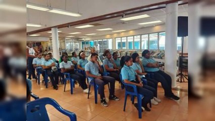 Estudiantes participan en excursión por el Día de la Francofonía