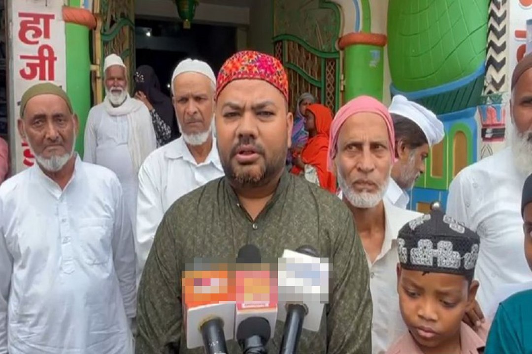 Operation Sindoor: Video: जुमे की नमाज में मुस्लिमों ने भारतीय सैनिकों के लिए मांगी दुआ, पाकिस्तान को मिटाने की कही बात