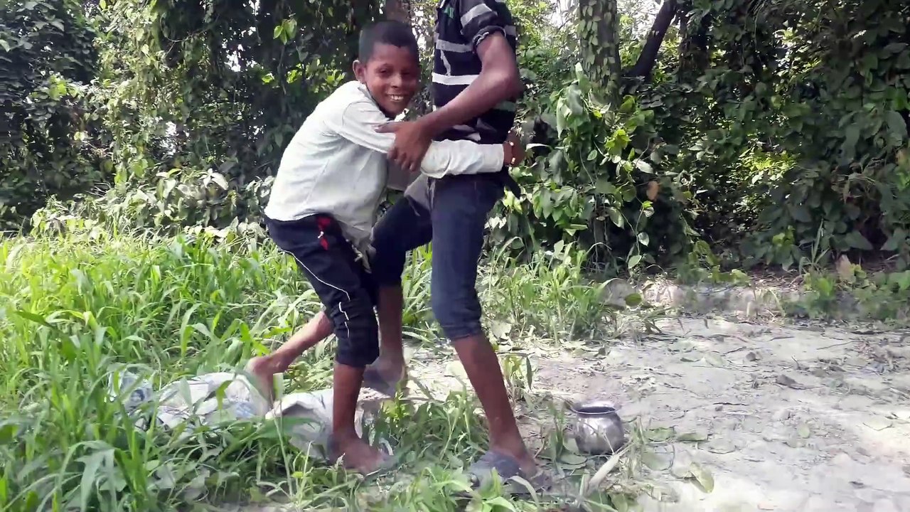 जोरदार वीडियो Maza Mare Leke Kora Bhuiya Bichha ke Bora Comedy Show