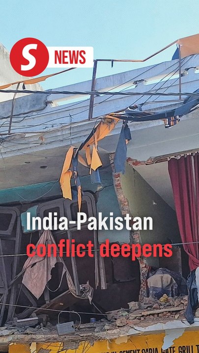 India and Pakistan step up military strikes amid calls to de-escalate