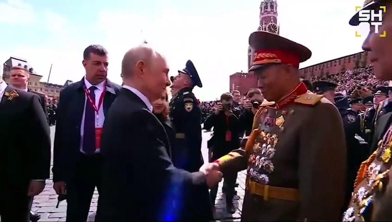 Poutine salue les généraux nord-coréens sur la place Rouge : entre alliance stratégique et fantasmes géopolitiquesPoutine salue les généraux nord-coréens sur la place Rouge : entre alliance stratégique et fantasmes géopolitiques