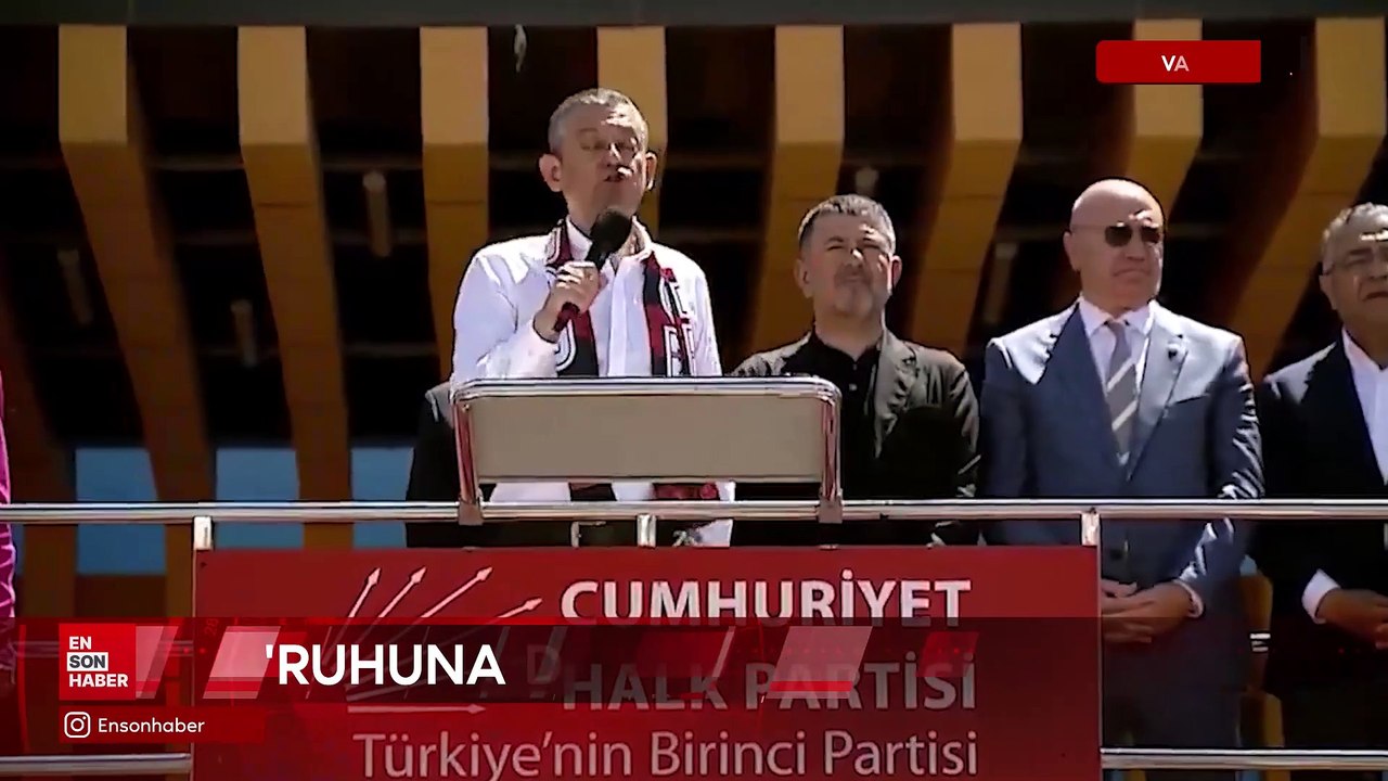Özgür Özel, Sırrı Süreyya Önder’in ruhuna alkış gönderdi