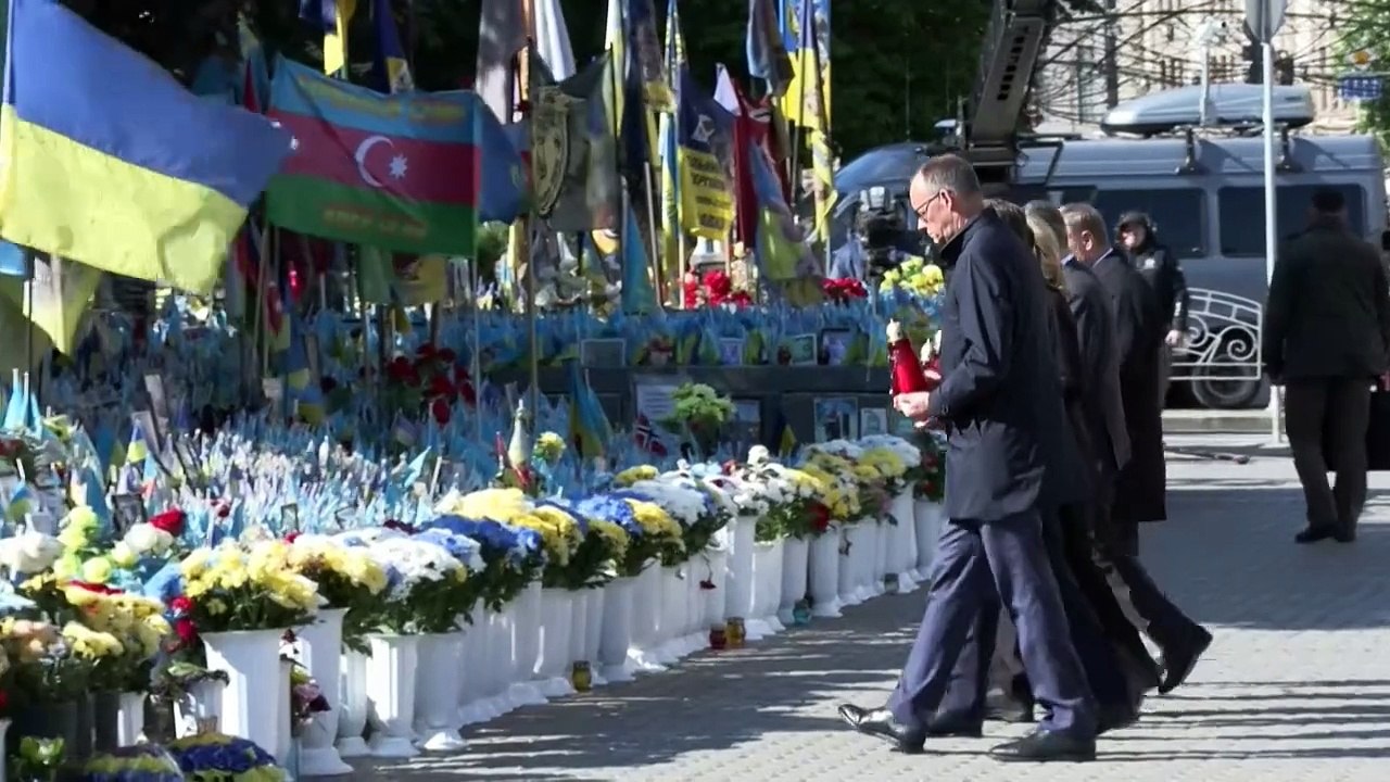 Macron, Merz, Starmer, Tusk and Zelensky honour fallen Ukrainians