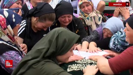 Manisa’da kızının cenazesinde tabutuna duvak serdi