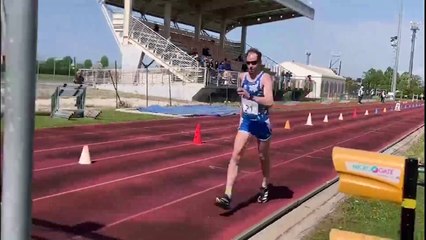 Alex Schwazer, il video della gara: vince ma il record sfuma per una penalità. L'altoatesino non ritira il premio