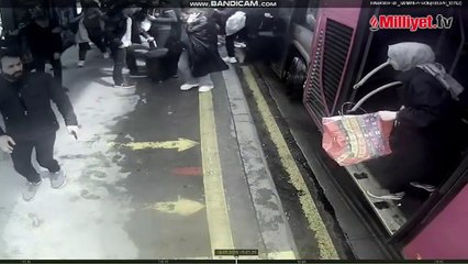 İstanbul'da iki metrobüs çarpıştı: 1 ölü, 20 yaralı